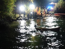 Waduh! Sopir Salah Injak Pedal, Lamborghini Nyebur ke Danau