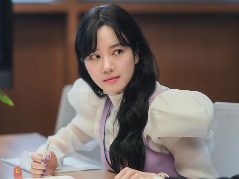 Lee Yoo-bi pemeran Ruby dalam Yumi's Cells