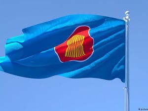 Peresmian Bahasa Bukan Urgensi ASEAN Peresmian Bahasa Bukan Urgensi ASEAN