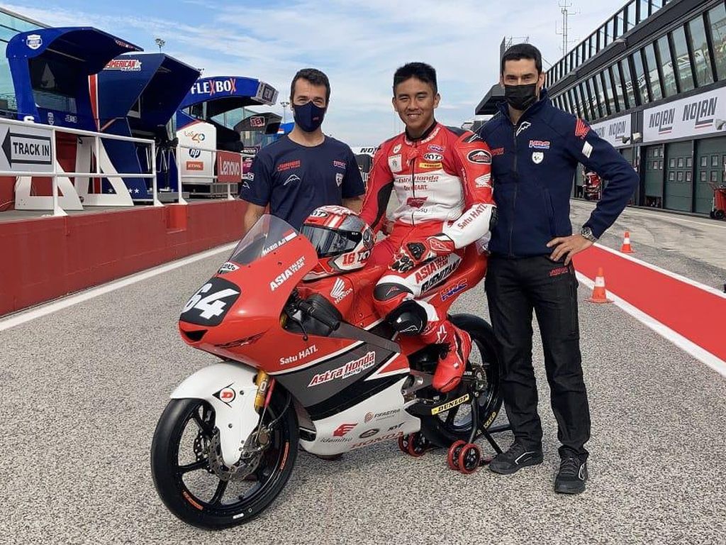 Demi Mendiang Ayah, Mario Aji Pakai Nomor 64 di Moto3 Demi Mendiang Ayah, Mario Aji Pakai Nomor 64 di Moto3