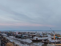 Solar Masih Langka, Nelayan Surabaya Terancam Tak Melaut
