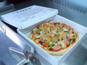 5 Pizza Gerobakan Kaki Lima, Cukup Bawa Uang Rp 12.000 Saja 5 Pizza Gerobakan Kaki Lima, Cukup Bawa Uang Rp 12.000 Saja