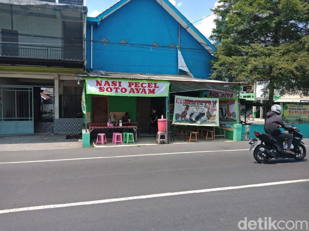 Potret Pos Polisi Angker di Jombang yang Jadi Warung Pecel Lele