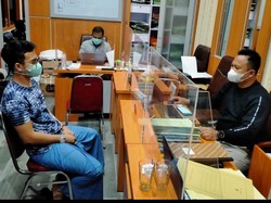 Pria yang Viral Pamer Pistol di Lamongan Akhirnya Minta Maaf