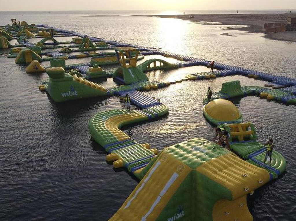 Potret Pure Beach, Pantai Bikini di Arab Saudi Potret Pure Beach, Pantai Bikini di Arab Saudi