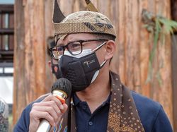 Bela Sungkawa, Menparekraf Sandiaga Kenang Kebaikan Suami Vanessa Angel