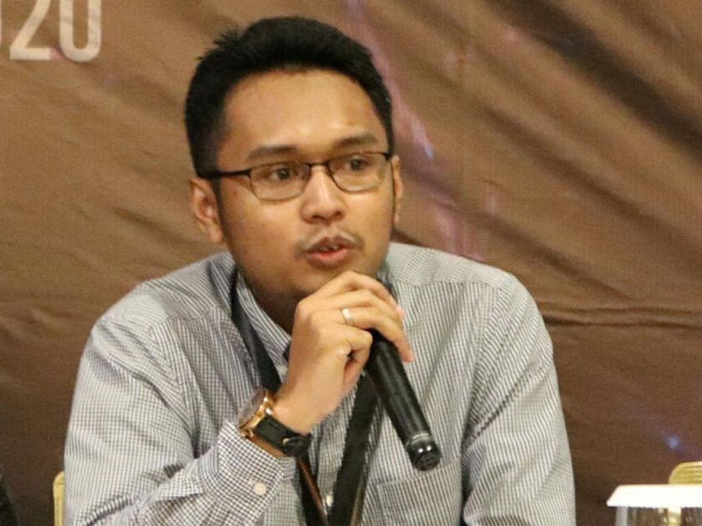 Ke Mana Saya Laporkan Notaris yang Memproses Balik Nama SHM Molor? Ke Mana Saya Laporkan Notaris yang Memproses Balik Nama SHM Molor?