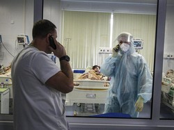 Kritikan Ahli Atas Kebijakan Inggris Tangani Lonjakan Covid-19