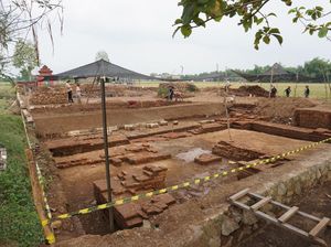 Kegagalan Hayam Wuruk Bangun Candi Tribhuwana Tunggadewi di Mojokerto Kegagalan Hayam Wuruk Bangun Candi Tribhuwana Tunggadewi di Mojokerto