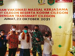 Vaksinasi di Transmart Diserbu Warga, Walkot Cilegon: Semoga Bermanfaat