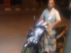 Lagi! Viral Pemotor Onani di Pinggir Jalanan Pekalongan