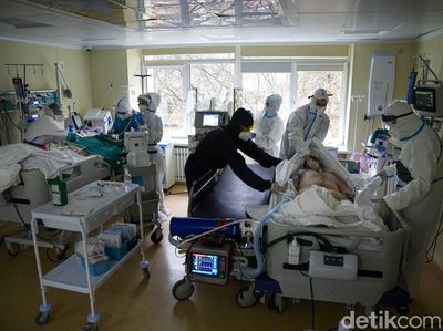 Kesibukan Tenaga Kesehatan Rusia Hadapi Badai Corona