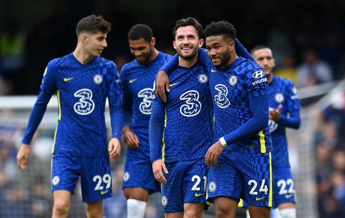 LONDON, ENGLAND - OCTOBER 23: Ben Chilwell and Reece James of Chelsea celebrate after victory in the Premier League match between Chelsea and Norwich City at Stamford Bridge on October 23, 2021 in London, England. (Photo by Shaun Botterill/Getty Images)