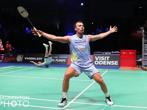 Rasmussen Sampai Axelsen, Beragam Aksi Joged di Denmark Open 2021