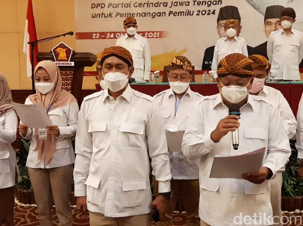 DPD-DPC Partai Gerindra se-Jateng Deklarasi Prabowo Capres 2024 DPD-DPC Partai Gerindra se-Jateng Deklarasi Prabowo Capres 2024