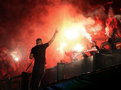 Fans Union Berlin Diserang Polisi: Digigit Anjing, Dipentung, Kepala Bocor