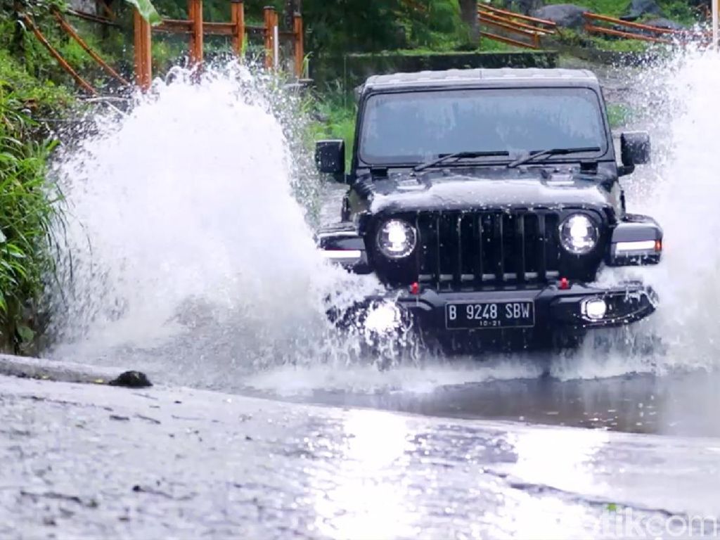 Tes Off Road Pick-up Jeep Gladiator Rubicon 2021: Anti Mentok, Anti Nyangkut