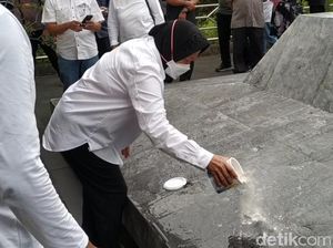 Mensos Risma Datang ke Blitar Percantik Makam Bung Karno