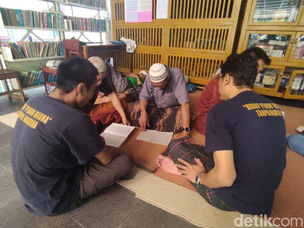 Jejak Penghuni Pesantren Lapas Cianjur Jejak Penghuni Pesantren Lapas Cianjur