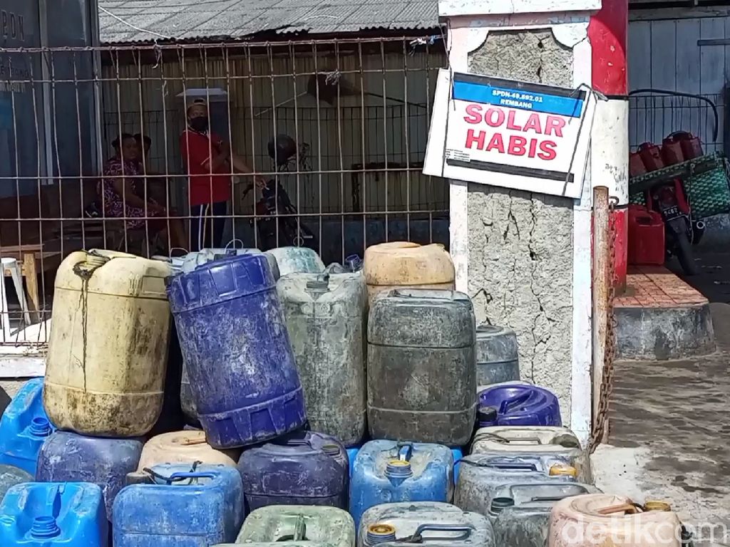 Solar Langka, Nelayan di Rembang Setop Melaut Solar Langka, Nelayan di Rembang Setop Melaut