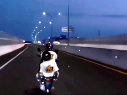 Viral Pemotor Ugal-ugalan di Jalan Tol Layang Makassar, Polisi Selidiki