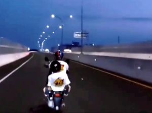 Viral Pemotor Ugal-ugalan di Jalan Tol Layang Makassar, Polisi Selidiki Viral Pemotor Ugal-ugalan di Jalan Tol Layang Makassar, Polisi Selidiki
