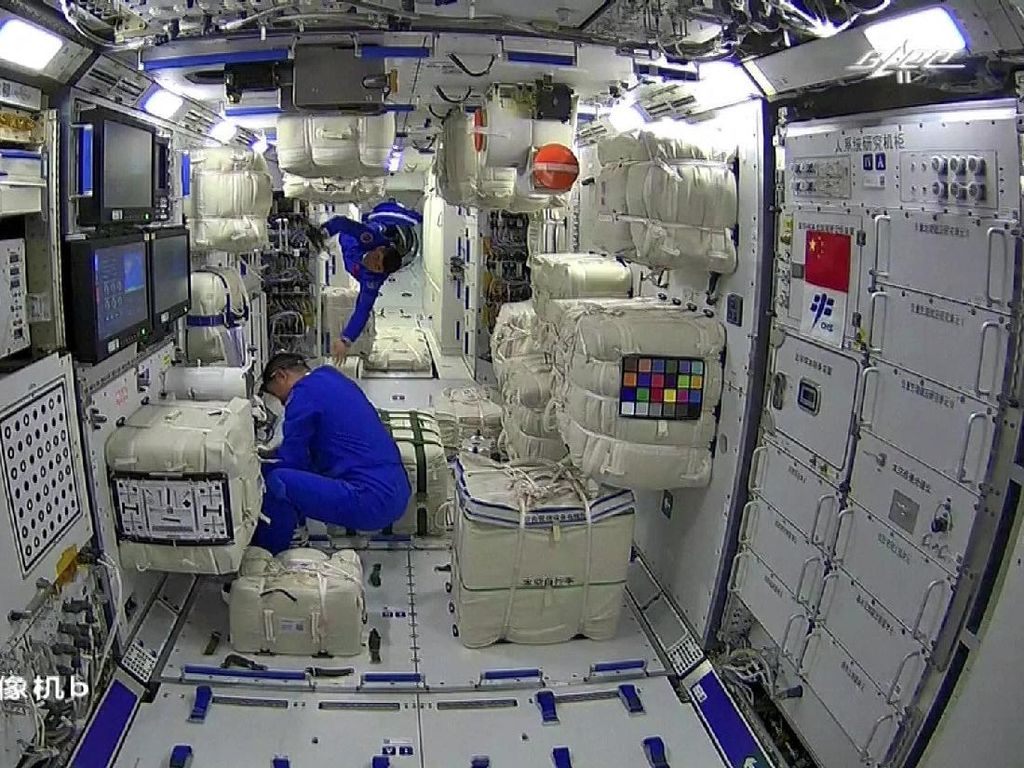 Melongok Interior Stasiun Luar Angkasa China, Lebih Cakep dari ISS