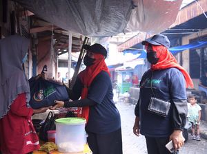 Relawan Kawan Sandi Bagi-bagi Sembako
