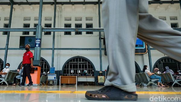 Asyik, Anak Usia 12 Tahun Kini Boleh Naik Kereta Api