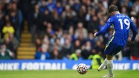 Setelah gol bunuh diri Max Aarons, Chelsea memperlebar keungulan lewat penalti Mount di menit ke-85. (Foto: AP/Ian Walton)
