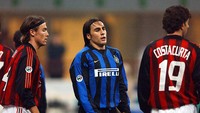 Menjulang di Parma, Fabio Cannavaro diboyong Inter yang dibelanya pada 2002–2004. (Foto: Getty Images/Getty Images)