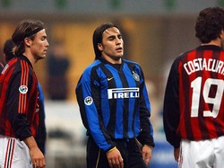 Menjulang di Parma, Fabio Cannavaro diboyong Inter yang dibelanya pada 2002–2004. (Foto: Getty Images/Getty Images)
