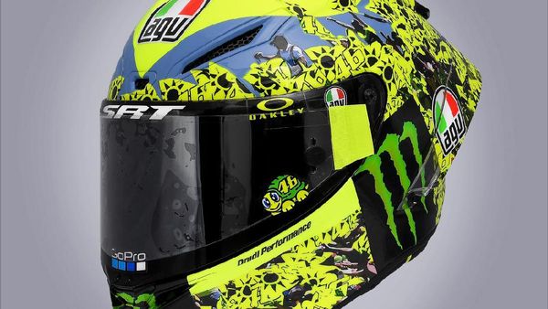 Helm Spesial Rossi di Balapan Kandang Terakhir