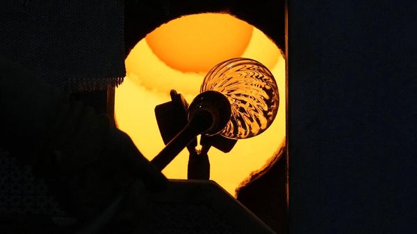 Jerit Perajin di Venesia Terdampak Pandemi dan Krisis Energi