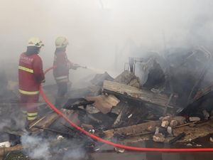 Puluhan Kios Terbakar di Pasar Kalideres, Dipicu Korsleting Listrik Puluhan Kios Terbakar di Pasar Kalideres, Dipicu Korsleting Listrik