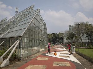 Kembali Dibuka, Begini Suasana di Taman Jakarta Saat Akhir Pekan