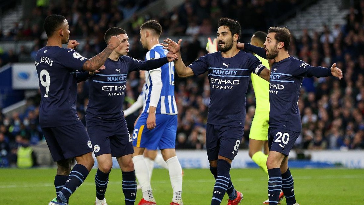 Manchester City unggul 3-0 atas Brighton & Hove Albion di babak pertama. (Foto: Getty Images/Steve Bardens)