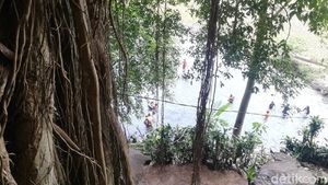 Mandi With A View di Mata Air Cikandung