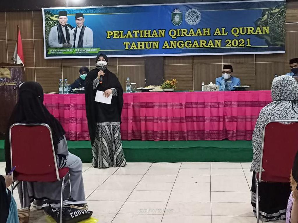 Momen Seru Ketua BKMT Parepare Buat Lomba Tiru Shalawat ala Dirinya Momen Seru Ketua BKMT Parepare Buat Lomba Tiru Shalawat ala Dirinya