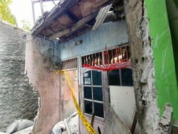 Bayi Tertimbun Rumah di Jakbar Sempat Dievakuasi Naik Motor