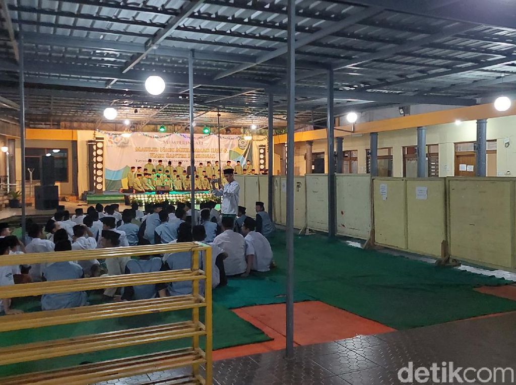 Menengok Ponpes Tertua di Bandung yang Cetak Banyak Ulama Menengok Ponpes Tertua di Bandung yang Cetak Banyak Ulama