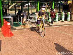 Baru Dibuka Kembali, Ragunan Mulai Ramai Diserbu Warga