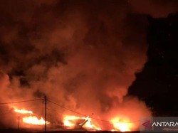 Kebakaran di Pasar Sentral Wosi Manokwari, Puluhan Kios Dilalap Api