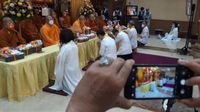 Terapkan Prokes Ketat, Wihara Ekayana Arama Gelar Perayaan Kathina