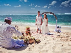 Traveler Simak, Ternyata di Bali Tak Boleh Jemur Pakaian Melebihi Kepala