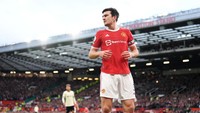 Performa Harry Maguire di jantung pertahanan MU acapkali dipertanyakan. Tapi Rangnick suka bek tengahnya punya keunggulan fisik dan Maguire bisa saja hidup lagi di bawah arahannya. (Foto: Getty Images/Michael Regan)