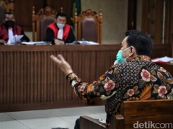 Azis Syamsuddin Mencatat Sepanjang Sidang Tuntutan, Catat Apa?