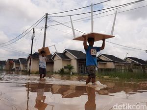 Banjir di Pekanbaru Merendam Rumah Warga