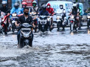 Riza Patria: Banjir Bukan Cuma di Jakarta, Tak Bisa Selesai 1-2 Periode