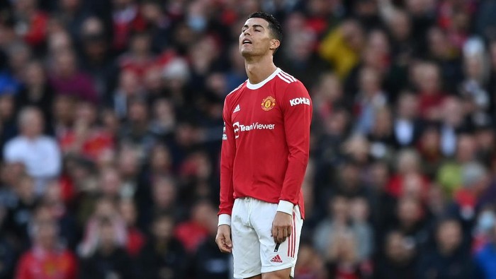 MANCHESTER, ENGLAND - OCTOBER 24: Cristiano Ronaldo of Manchester United is seen dejected during the Premier League match between Manchester United and Liverpool at Old Trafford on October 24, 2021 in Manchester, England. (Photo by Shaun Botterill/Getty Images)